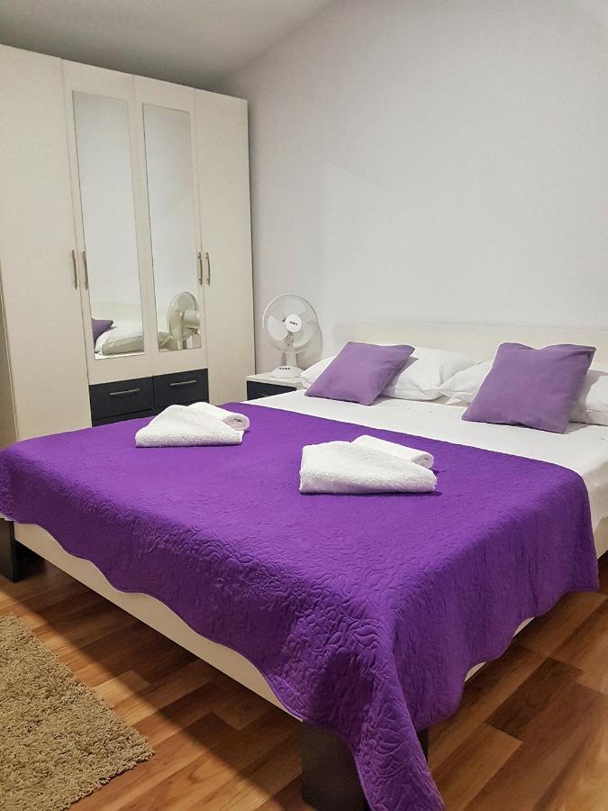 Apartman Nela Apartment Kastel Sucurac Exterior photo
